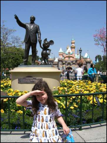 Official Walt and Mickey statue salute!