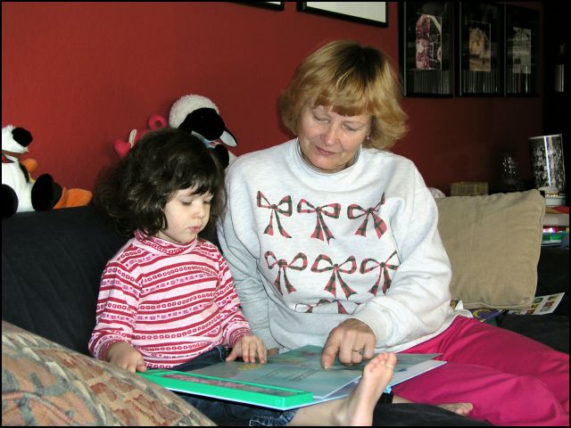 Opening presents at home with Sirpa before going to Tulsa